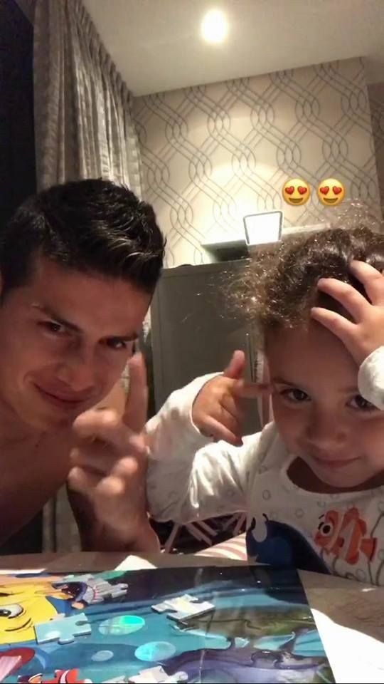 世足帥球星哈梅斯James Rodríguez IG逼近4千萬粉絲 陽光般顏值爆表|名人說故事VOGUE時尚網